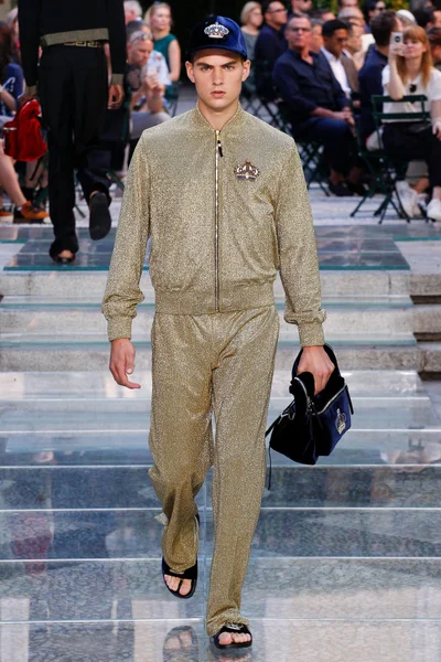 Look 46